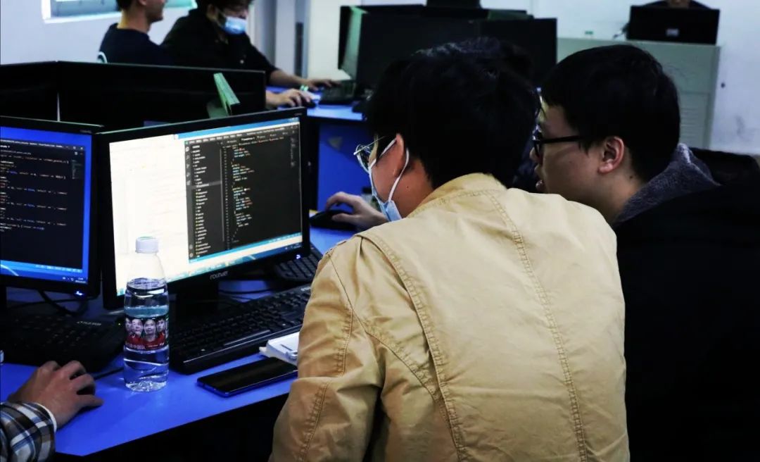 信息工程學(xué)院網(wǎng)絡(luò)與信息安全軟件開發(fā)專業(yè)群 構(gòu)筑數(shù)字時代的安全基石